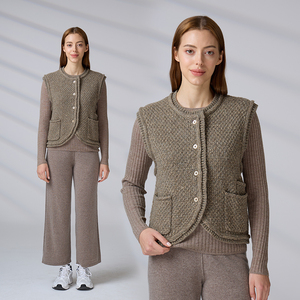Custom Knitted Vest Autumn Crew Neck Sleeveless Pullover Sweater <b>Chunky</b> Cable <b>Knit</b> Vest - Product Image 1
