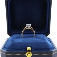 Bague de fiançailles minimaliste Madonna en or jaune 14 carats massif avec diamant rond brillant à quatre griffes, personnalisable