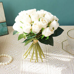 Roses rouges 18 têtes <span class=keywords><strong>Bouquet</strong></span> <span class=keywords><strong>de</strong></span> <span class=keywords><strong>mariée</strong></span> à tenir à la main Fleurs artificielles <span class=keywords><strong>en</strong></span> rose pour la décoration <span class=keywords><strong>de</strong></span> mariage à domicile - Product Image 6