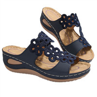 Chaussures compensées coréennes pour femmes, couleur unie, à enfiler, avec semelle extérieure en caoutchouc, respirantes, talon conique, bout ouvert, souples pour l'été
