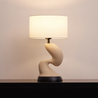 Lampe de chevet créative en bois avec abat-jour en tissu en forme de S pour salon, hôtel, chambre à coucher, lampe de table décorative moderne