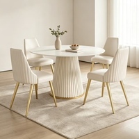 Ensemble de table à manger moderne réglable en crème avec base en pied de cheval cannelé, plateau en pierre frittée, 6 places, en cuir microfibre