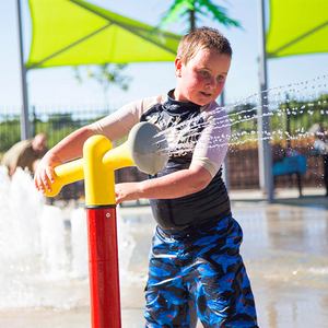 Cenchi Public Residential Resort - Parque Acuático Interactivo al Mejor Precio, Parque Infantil con Chorros de Agua, Fuente de Agua, Pistola de Agua - Product Image 4