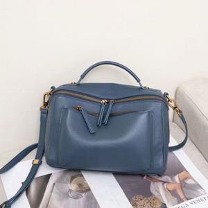 Bolso Casual de Cuero Genuino Vintage para Mujer, de Alta Calidad, a la Moda, Impermeable, Versátil, de Hombro y Bandolera - Product Image 1