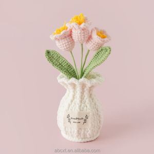 Ornement de maison fini, fleurs de lys en crochet tricotées à la main, plantes en pot - Product Image 3