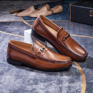 Chaussures habillées de créateur pour hommes – Chaussures d'affaires de luxe en cuir sur mesure, rehaussantes, antidérapantes et imperméables pour l'extérieur - Product Image 4