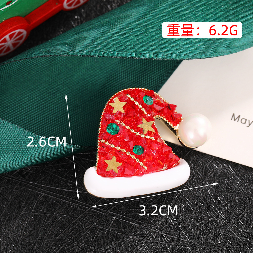 Santa hat (length 3.2cm, width 2.6cm; weight 6.2g)