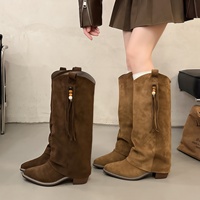 Bottes de cowboy occidentales pour femmes, collection automne-hiver 2026, à bout pointu, avec décorations à pompons, mi-mollet, tige en microfibre, style décontracté et tendance