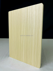 Panneau mural <span class=keywords><strong>en</strong></span> <span class=keywords><strong>PVC</strong></span> imitation bois imperméable à installation rapide pour la rénovation intérieure moderne, revêtement décoratif pour bureaux et magasins - Product Image 4