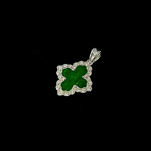 Ciondolo in Giadeite Naturale Birmana di Grado A a Forma di Croce e Fiore, Collana con Pendente in Giadeite Verde per Donna, Regalo in Giadeite (con Certificato NGTC) - Product Image 5