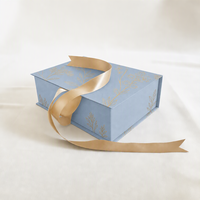 Boîte en papier magnétique rigide personnalisée, bleu clair, boîte d'emballage pour bijoux, boîte cadeau en carton rigide avec impression florale dorée