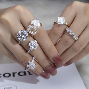 Bague de fiançailles et de mariage pour femme Messi Gems MSR-1306 en or blanc 14 carats avec diamant de laboratoire taille émeraude 3 carats D VS1 - Product Image 4