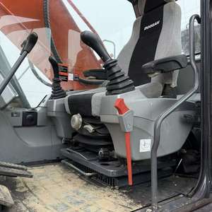 Excavadora Usada Doosan DX300LC-9C de 30 Toneladas, Modelo 2023, con Motor y Bomba para Proyectos de Minería y Movimiento de Tierras - Product Image 2