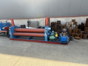 <span class=keywords><strong>Machine</strong></span> à rouler les tôles métalliques hydrauliques à 3 rouleaux <span class=keywords><strong>Machine</strong></span> à cintrer les tôles d'acier - Product Image 3