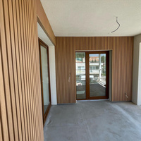 Paneles de Pared de PVC con Grano de Madera de Teca Directo de Fábrica, Paneles de Fondo para TV Impermeables, Estilo Moderno Clásico para Gimnasio, Escalera, Almacén, Exterior