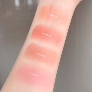 Fard à joues mat en relief 3D Gege Bear avec finition irisée - Doux et soyeux, facile à estomper, créant un look de fard à joues atmosphérique - Product Image 3