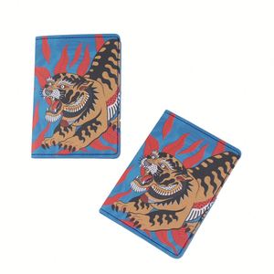 Funda de Pasaporte de Piel Sintética para Mujer, Impermeable, Duradera, Antirrobo, con Cadena Decorativa, Logotipo Personalizado - Product Image 5