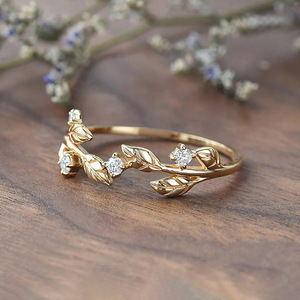 Anello Floreale a Spirale per Donne, Elegante Gioiello da Dito in Stile Giardino - Product Image 6