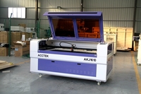 Máquina de corte por láser de acrílico de alta potencia 1600*1000 automática con guía Hiwin compatible con formatos AI y PLT para madera en Kuwait
