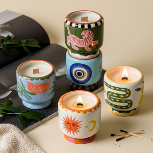 Tarro de cerámica mediterráneo al por mayor con logo personalizado, calcomanía de <span class=keywords><strong>flora</strong></span> <span class=keywords><strong>y</strong></span> <span class=keywords><strong>fauna</strong></span> colorida, recipiente para vela aromática, directo de fábrica - Product Image 1