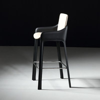 Tabouret de bar haut en cuir italien avec accoudoirs pour restaurant, intérieur, salon, gîte, hôtel, îlot de cuisine, comptoir, salle d'exposition