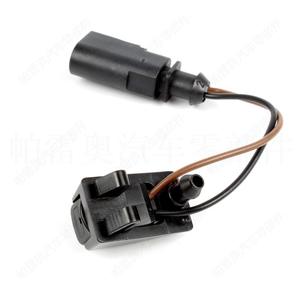 หัวฉีดน้ำล้างกระจกไฟฟ้าสโกด้าพร้อมระบบทำความร้อน 1Z0955986 วัสดุ ABS สำหรับฝาครอบกระจกหน้ารถ - Product Image 1