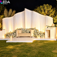 Décor de mariage en plein air LEDA, support de toile de fond en métal ondulé personnalisé, toile de fond en tissu beige pour la décoration de scène