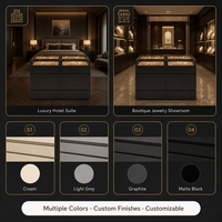 Armoire à bijoux en cuir crème, directement de l'usine, avec dessus en verre trempé fumé, éclairage LED et rangement écologique