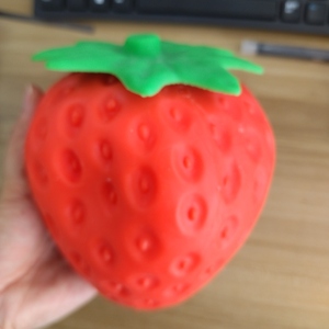 Jouet sensoriel Squishy en forme de fruit (ananas, fraise) géant anti-stress en gros - Product Image 5