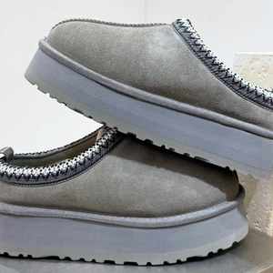 Botas de Invierno Clásicas para Mujer de Alta Calidad, Casuales, para Interiores y Exteriores, de Satén y Gamuza, con Plantilla de Piel, Precio al por Mayor - Product Image 4