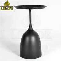 Table de chevet moderne en métal noir Base de table basse élégante trompette tulipe avec pieds de meuble