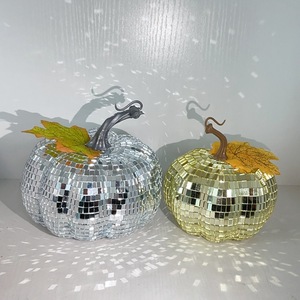 Glitter zucca palla da <span class=keywords><strong>discoteca</strong></span> luce palla da <span class=keywords><strong>discoteca</strong></span> argento per decorazione creativa 3 dimensioni in schiuma decorazione specchio palla - Product Image 3
