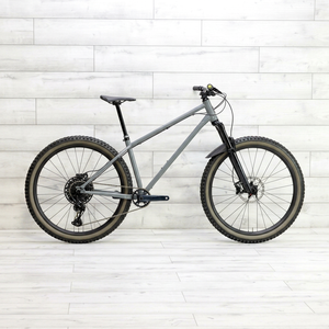 VENTES AUX ENCHÈRES Marinooo Vélo de montagne à cadre rigide en acier personnalisé - 2024 - Product Image 1