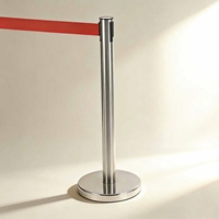 Barrière de contrôle des foules économique et fiable, barrière à sangle rétractable avec base de 320 mm et diamètre de poteau de 63 mm pour usage bancaire ou hospitalier