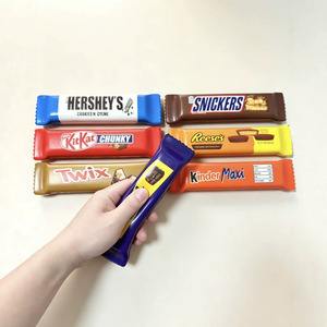 Barra de <span class=keywords><strong>Chocolate</strong></span> con Galleta y Caramelo <span class=keywords><strong>Twix</strong></span> <span class=keywords><strong>Mini</strong></span>, Imitación de 500g, Snack Relleno y Cubierto Similar a Snickers, Diversión para Comer y Jugar - Product Image 1