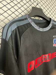 2627 Kolo Away Kit da <span class=keywords><strong>Calcio</strong></span> Nero con Collo Tondo - Set Traspirante 100% Poliestere con <span class=keywords><strong>Pantaloncini</strong></span> e Maglia da <span class=keywords><strong>Uomo</strong></span>, Nuovo Design per Squadre - Product Image 3