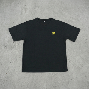 Camiseta de Trabajo Antiestática 100% Poliéster para Niñas, Prenda ESD con Tela Estampada para Uso Industrial - Product Image 3