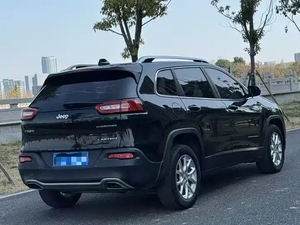 Personnalisation intérieure disponible – Jeep Cherokee SUV <span class=keywords><strong>2017</strong></span>, 2018, 2019 d'occasion, transmission automatique, conduite à gauche, couleur foncée - Product Image 6