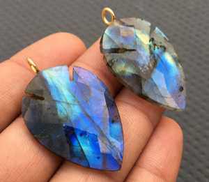 Gema de Fuego Azul labradorita Natural, colgante de plata de ley 92,5 chapado en oro hecho a mano para joyería artesanal, venta al por mayor - Product Image 2