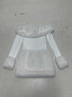 Robe en tricot ajustée à épaules dénudées avec panneaux en fausse fourrure pour femme, style célébrité élégant, pour la saison de Noël, style quotidien, longueur midi