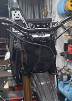 Vélo tout-terrain XE PRO S de Arctic Leopard pour les applications d'enduro, performances supérieures au Sur-Ron Light Bee.