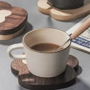अखरोट की लकड़ी कॉफी कप चटाई पैड के लिए आधुनिक कप Matts अछूता पेय कोस्टर कप मैट टेबल