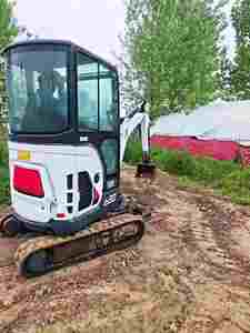 Miniexcavadora CAT E20 Usada en Buenas Condiciones, Excavadora Hidráulica de 2 Toneladas con Accesorio de Barrena y Orugas de Goma - Product Image 5