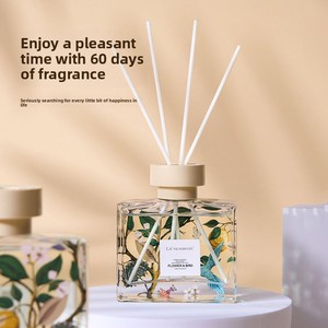 Coffret Cadeau Luxe d'Aromathérapie d'Usine, Huile Essentielle Avancée pour Hôtels, Désodorisant d'Intérieur sans Flamme pour Toilettes et Maison, en Rotin, pour une Air Fraîcheur Optimale - Product Image 4