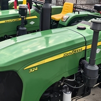 Tracteur John-Deere 324, moteur diesel 4 cylindres, excellent état, quatre roues motrices, 32 chevaux, compact, flexible, pour vergers
