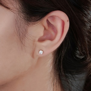 Boucles d'oreilles clous en moissanite blanche étincelante XINGYUEGEM pour femme – Cadeau idéal pour les fêtes - Product Image 2