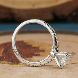 Anillos de diamantes de joyería fina con diseños artísticos exquisitos y diamantes brillantes creados para exhibir lujo - Product Image 3