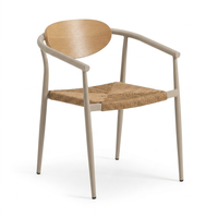 Chaise de salle à manger d'extérieur moderne et durable, avec cadre en aluminium thermolaqué, dossier en plastique imitation bois et assise en rotin tressé, pour écoles et parcs