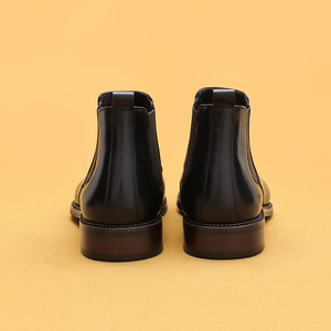 Botas Martin negras de invierno, botines de cuero genuino para hombre, estilo casual de negocios, botas británicas de punta puntiaguda y caña alta para hombre - Product Image 4