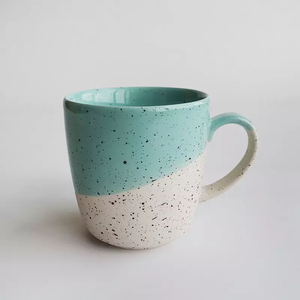 Cốc Gốm Bán Buôn Logo Theo Yêu Cầu 300Ml Cốc Cà Phê Gốm Bắc Âu Kết Hợp Hai Màu Với Chấm Đen - Product Image 3